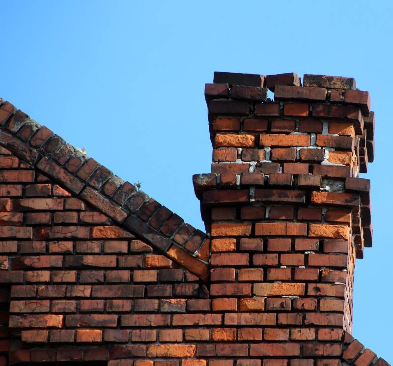 Signs Your Valley Village Home Needs a Chimney Inspection Damaged chimney on an Valley Village home showing cracks and missing mortar